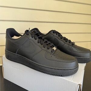 Nike Men's All-Black Low Top Leather Sneakers